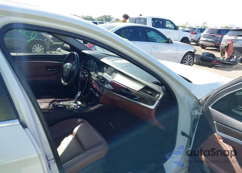 2013 BMW 528 z USA, uszkodzony, nr VIN WBAXG5C53DD233641